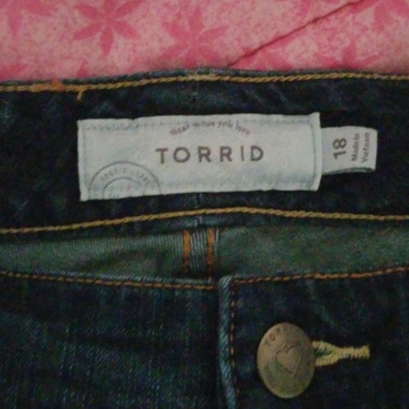 Size 18 Torrid shorts - Picture 2 of 3